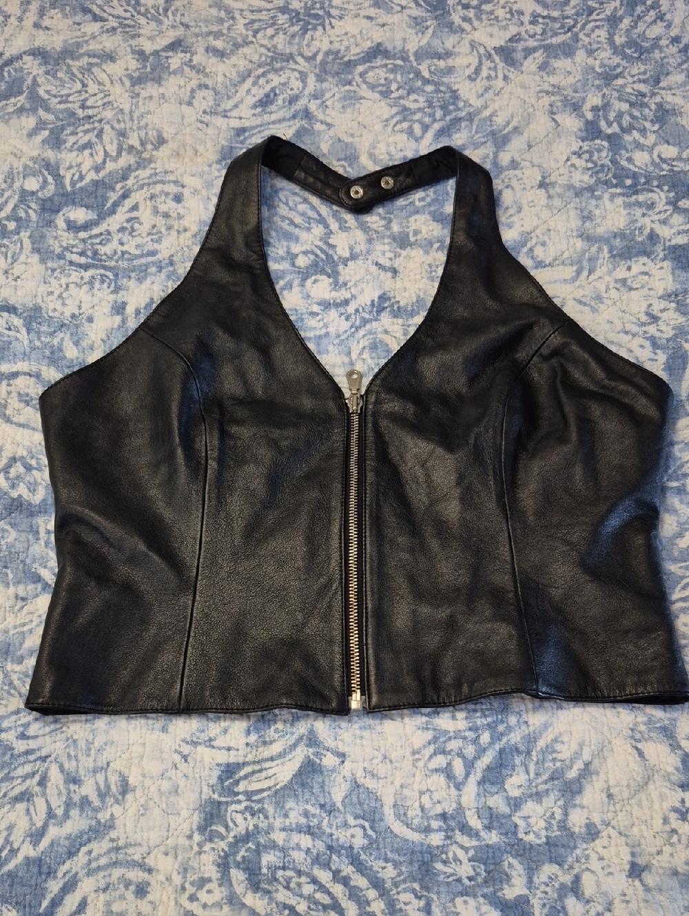 Wilson's Women Black Leather Zip-Front Crop Top